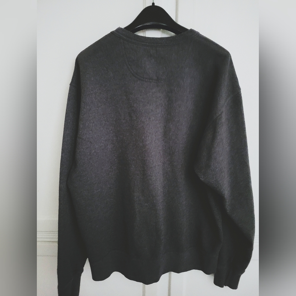 Champion Grey Pullover Sweater Size Large - Picture 2 of 5